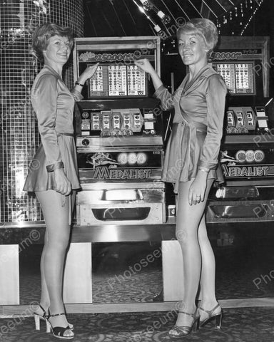 Slot Hostess Pose Bally Medalist Slot Machines Vintage 8x10 Reprint Of Old Photo - Photoseeum