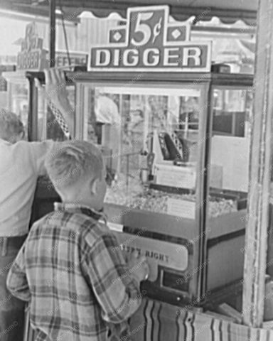 Digger Crane Arcade Claw Game 1940s Calif 8x10 Reprint Of Photo - Photoseeum