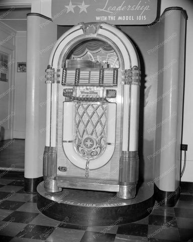 Wurlitzer Jukebox 1015 1946 Introduction Vintage 8x10 Reprint Of Old Photo - Photoseeum