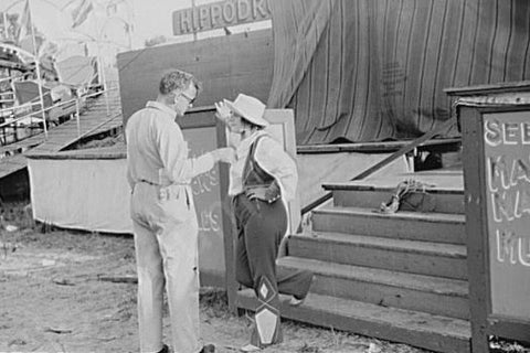 Florida State Fair Discussion Scene 4x6 Reprint Of 1930s Old Photo - Photoseeum