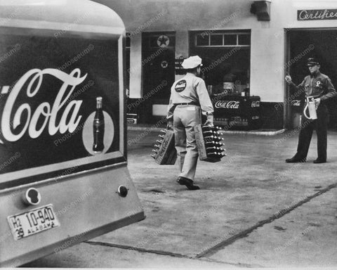 Coca Cola Soda Truck Making A Delivery Vintage 1939 8x10 Reprint Of Old Photo - Photoseeum