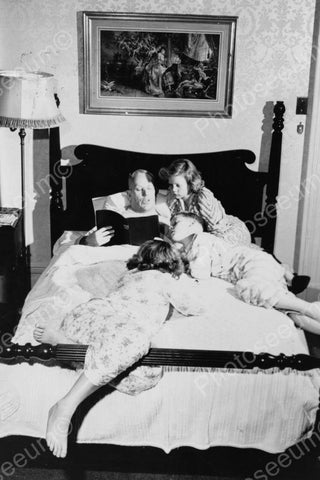 Father Reads In Bed To His Children 1900s 4x6 Reprint Of Old Photo - Photoseeum