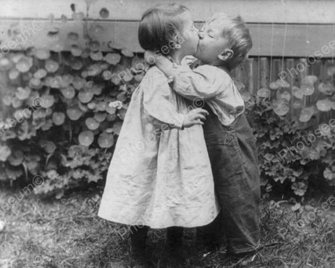 Toddlers Share First Kiss! Cute Vintage 8x10 Reprint Of Old Photo - Photoseeum