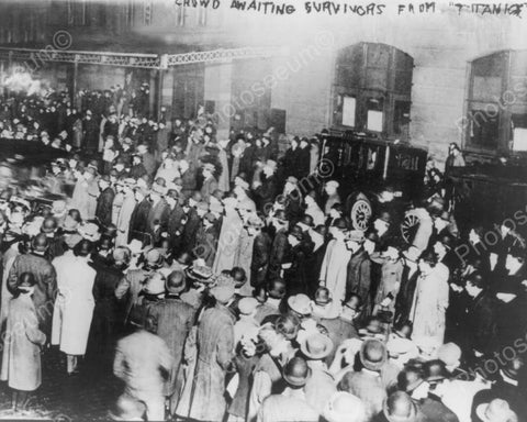 Crowd Waits For Titanic Survivors 8x10 Reprint Of Old Photo - Photoseeum