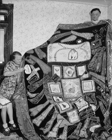 Large Hand Made Quilt 1937 Vintage 8x10 Reprint Of Old Photo - Photoseeum