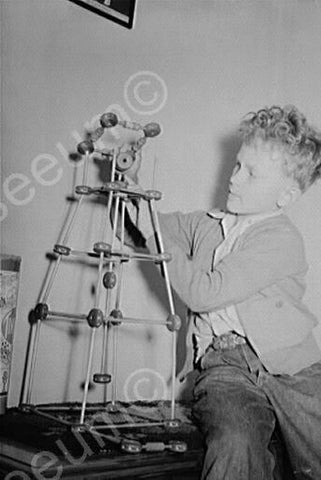 Young Boy Builds Vintage Tinker Toy 4x6 Reprint Of Old Photo - Photoseeum