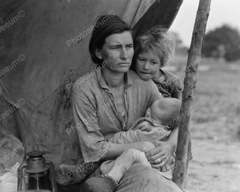 Sad Mother Shows Worry In Her Eyes 8x10 Reprint Of Old Photo - Photoseeum