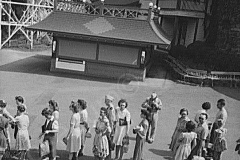 Glen Echo Midway Waiting in Line 1940s 4x6 Reprint Of Old Photo - Photoseeum