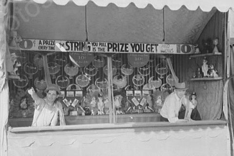 Louisiana Fair Midway Game Scene 4x6 Reprint Of 1930s Old Photo - Photoseeum