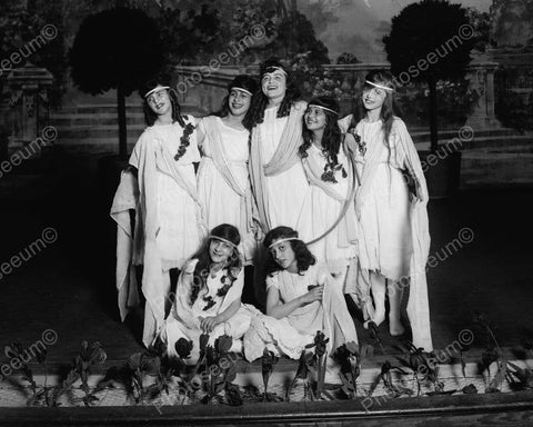 Pretty Young Girls As Roman Singers 8x10 Reprint Of Old Photo - Photoseeum