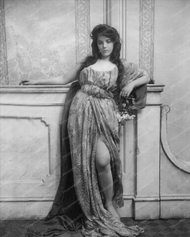 Beautiful Lady In Sultry Pose Shows Leg 8x10 Reprint Of Old Photo - Photoseeum