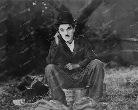Charlie Chaplin Pose The Circus 1920s 8x10 Reprint Of Old Photo - Photoseeum