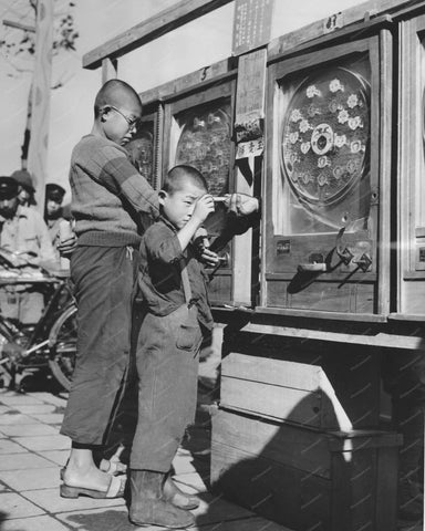 Pachinko 1948 Pinball Machine 8x10 Reprint Of Old Photo - Photoseeum