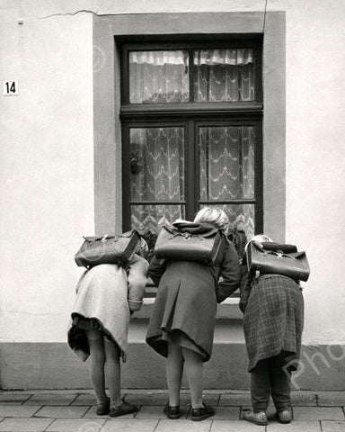 Three School Girls Peering Into Window Vintage 8x10 Reprint Of Old Photo - Photoseeum