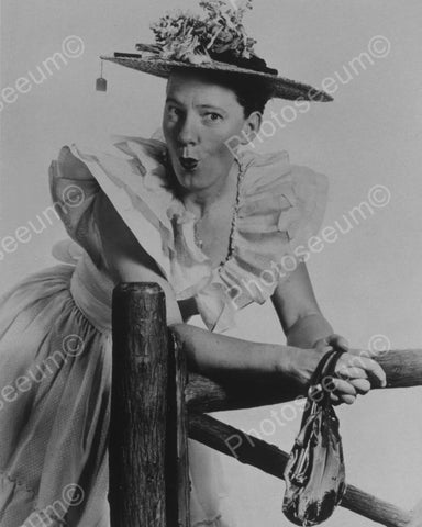 Lady In Large Crazy Hat! 1900s 8x10 Reprint Of Old Photo - Photoseeum