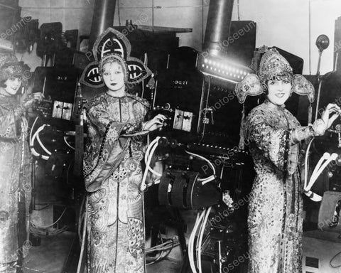 Graumans Chinese Usherettes Projection Room Vintage 8x10 Reprint Of Old Photo - Photoseeum