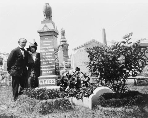 Houdini & Woman At Weiss Tombstone 1900s 8x10 Reprint Of Old Photo - Photoseeum