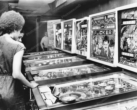 Pinball Machine Arcade 1970's Vintage 8x10 Reprint Of Old Photo - Photoseeum