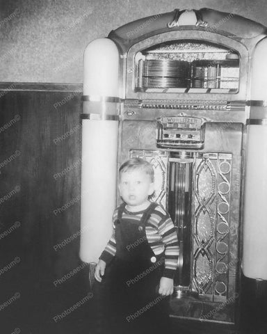 Wurlitzer Jukebox 800 Little Boy In Front Vintage 8x10 Reprint Of Old Photo - Photoseeum
