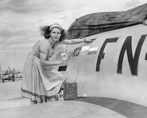 Woman Painting F-80 Fighter Plane 1940's Vintage 8x10 Reprint Of Old Photo - Photoseeum