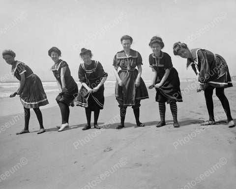 Women Wringing Out Their Bathing Suits 1905 Vintage 8x10 Reprint Of Old Photo - Photoseeum