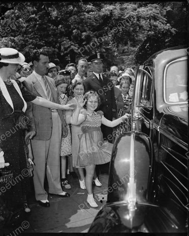 Smiling Shirley Temple Steps Into Car 8x10 Reprint Of Old Photo - Photoseeum