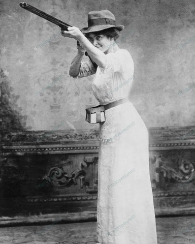 Woman Firing Shotgun Trapshooting 1914 Vintage 8x10 Reprint Of Old Photo - Photoseeum