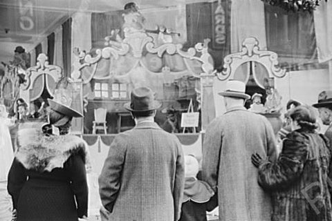 Crowd Looks At Toy Window Providence RI 4x6 Reprint Of Old Photo - Photoseeum