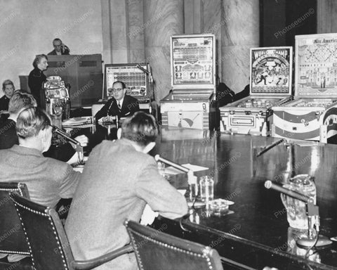 Slots, Pinball & Bingo Machine In Court Vintage 8x10 Reprint Of Old Photo - Photoseeum