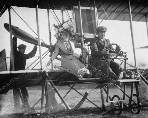 Nervous Woman About To Ride Aeroplane 1912 Vintage 8x10 Reprint Of Old Photo - Photoseeum