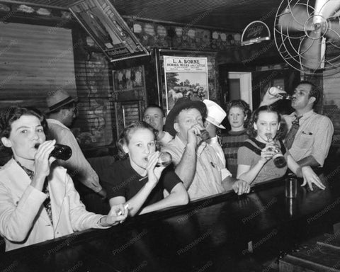 Women Drinking Beer At The Bar 1938 8x10 Reprint Of Old Photo - Photoseeum