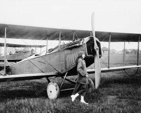 Woman And Aeroplane 1910 Vintage 8x10 Reprint Of Old Photo - Photoseeum