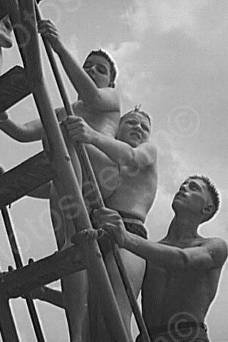 Glen Echo Kids Swimming Ladder Scene 1940 4x6 Reprint Of Old Photo - Photoseeum