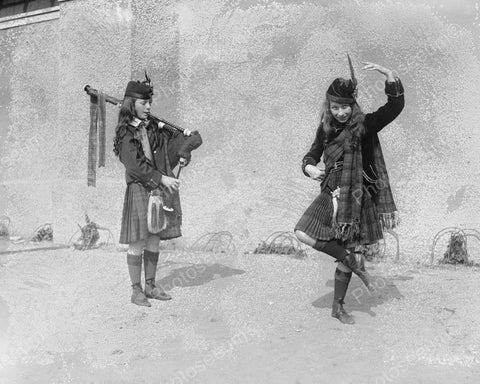 Dancing Girls! 8x10 Reprint Of Old Photo - Photoseeum