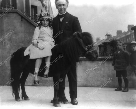 Houdini With Little Girl On Pony 1900s 8x10 Reprint Of Old Photo - Photoseeum