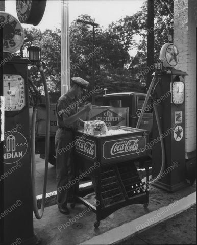 Ice Block Picking Coca Cola Service Station Vintage 8x10 Reprint Of Old Photo - Photoseeum