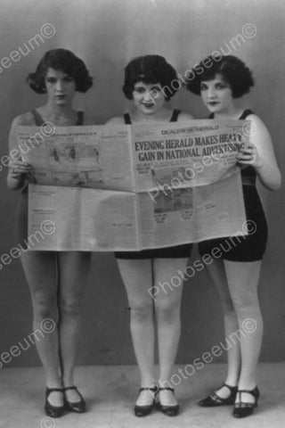 Bathing Beauties Pose Behind Newspaper! 4x6 Reprint Of Old Photo - Photoseeum
