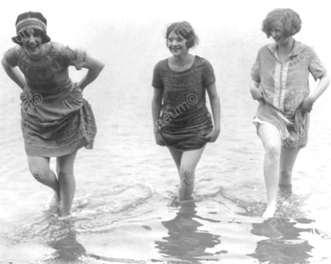 Bathing Beauties Show Off Legs 1900s 8x10 Reprint Of Old Photo - Photoseeum