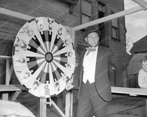 Gaming Roulette Wheel 1944 Vintage 8x10 Reprint Of Old Photo - Photoseeum